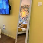 La Bonbonniere Jaune アパート *