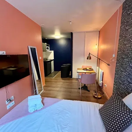 La Bonbonniere Jaune *