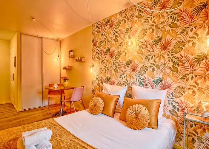 La Bonbonniere Jaune